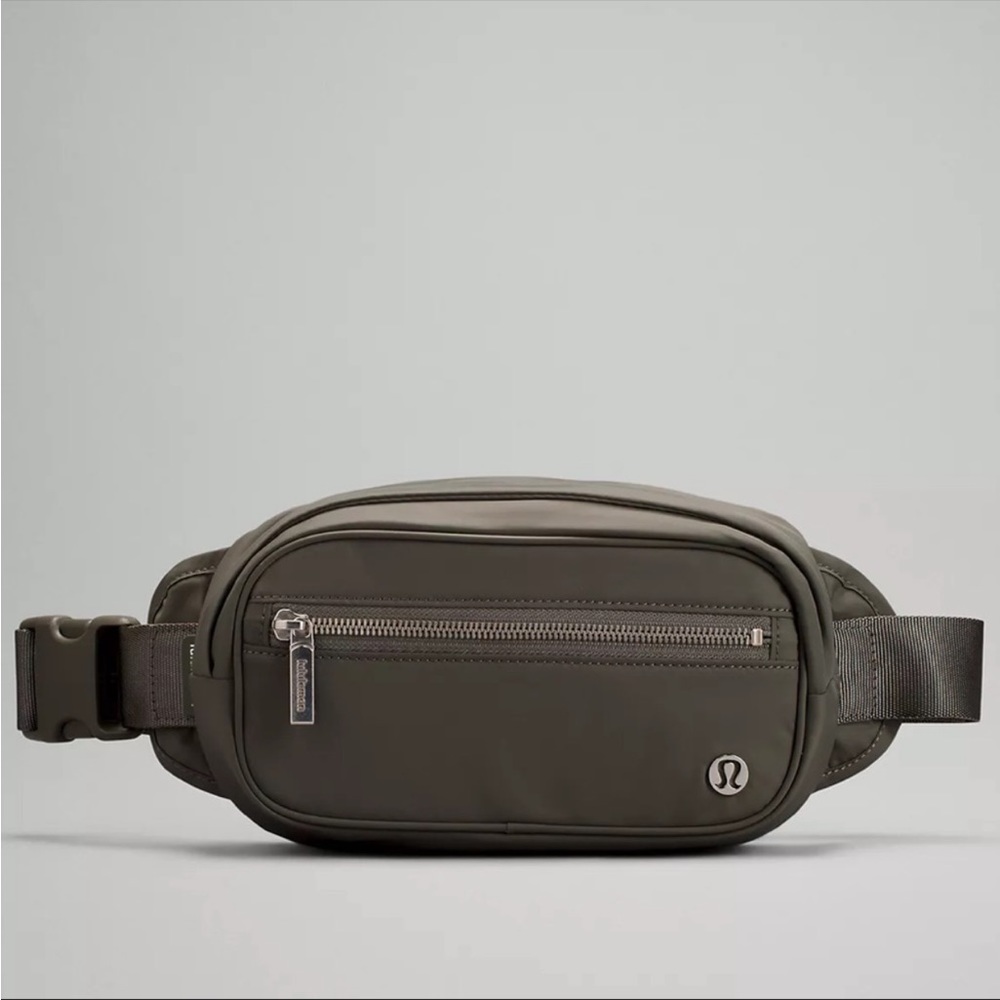 RARE Lululemon Wunderlust Belt Bag Sling Crossbody Unisex Grey Sage Beltbag